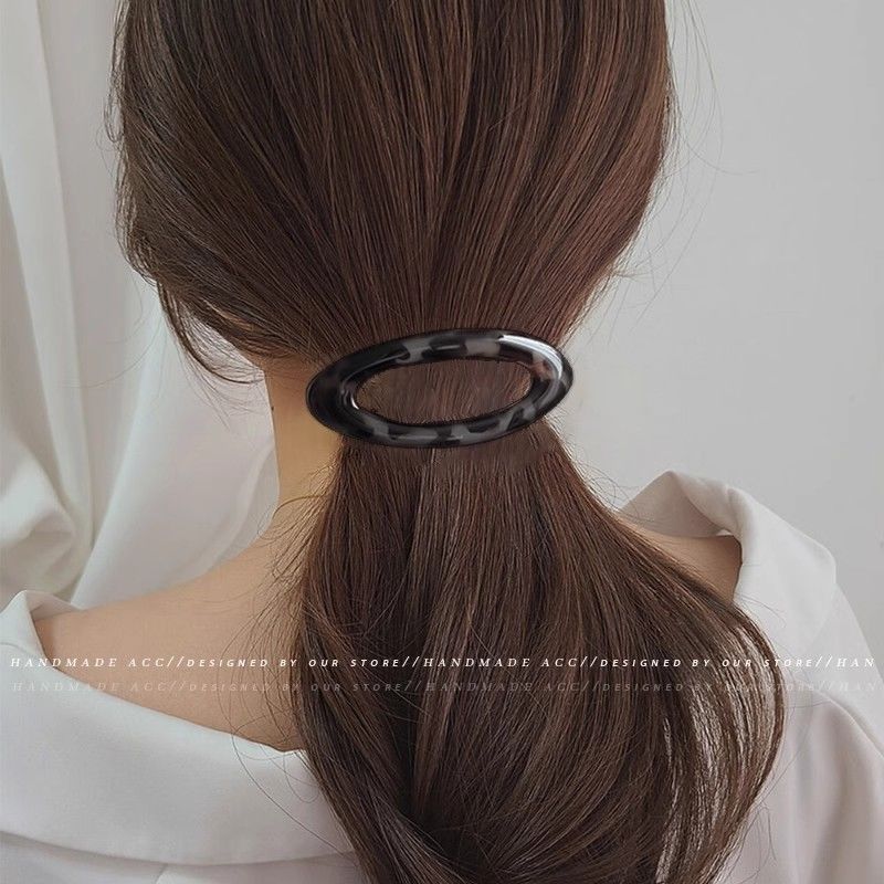 Vintage Leopard-Print Half-Up Hair Clip With A Sophisticated Bangs Design For Women
