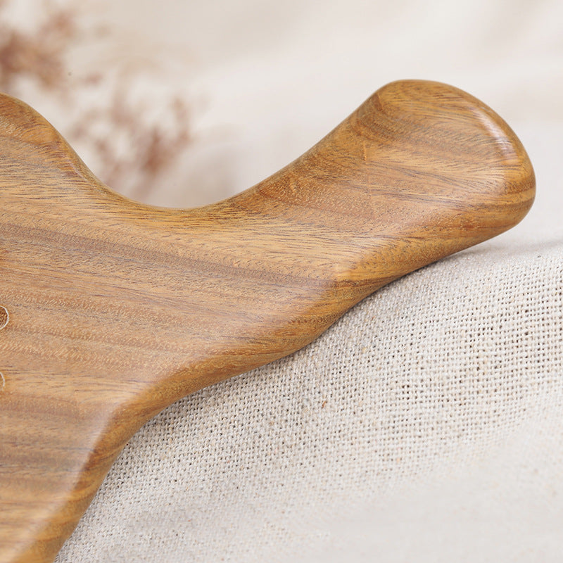 Ten miles of green sandalwood comb
