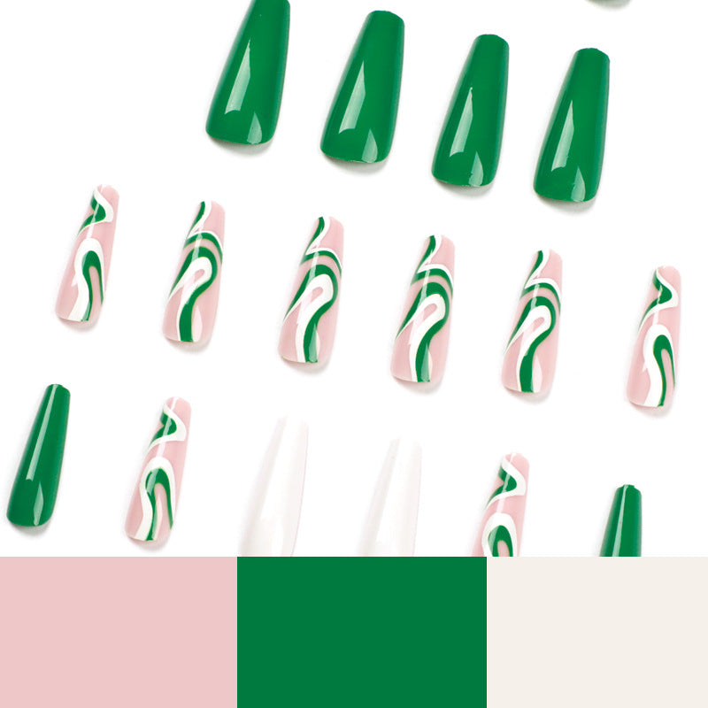 Spicy Girls Wear Contrast Nail Patches