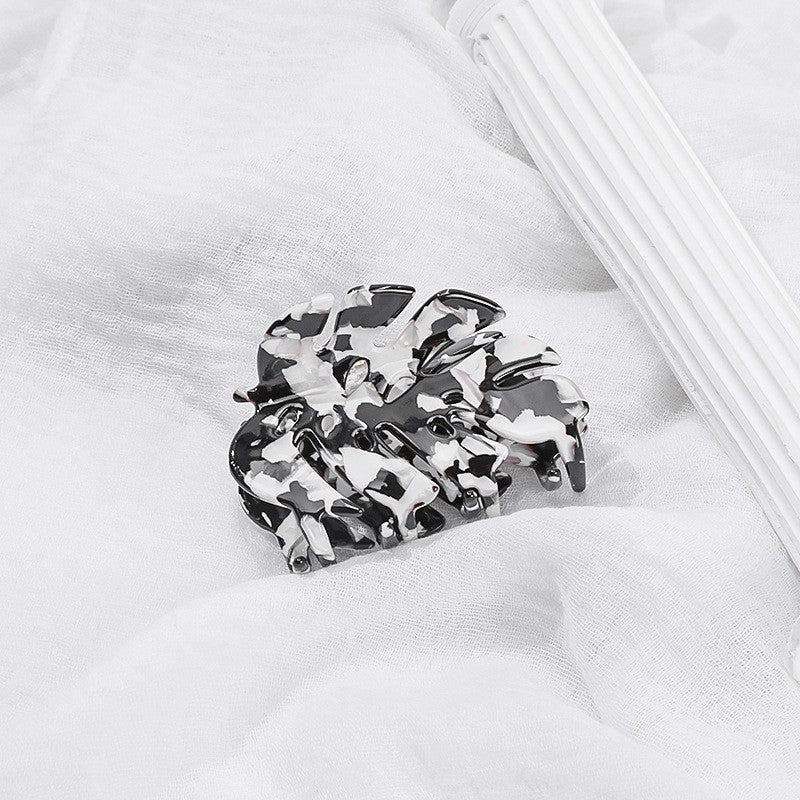 Elegant Leaf-shaped Hair Clip For The Back Of The Head