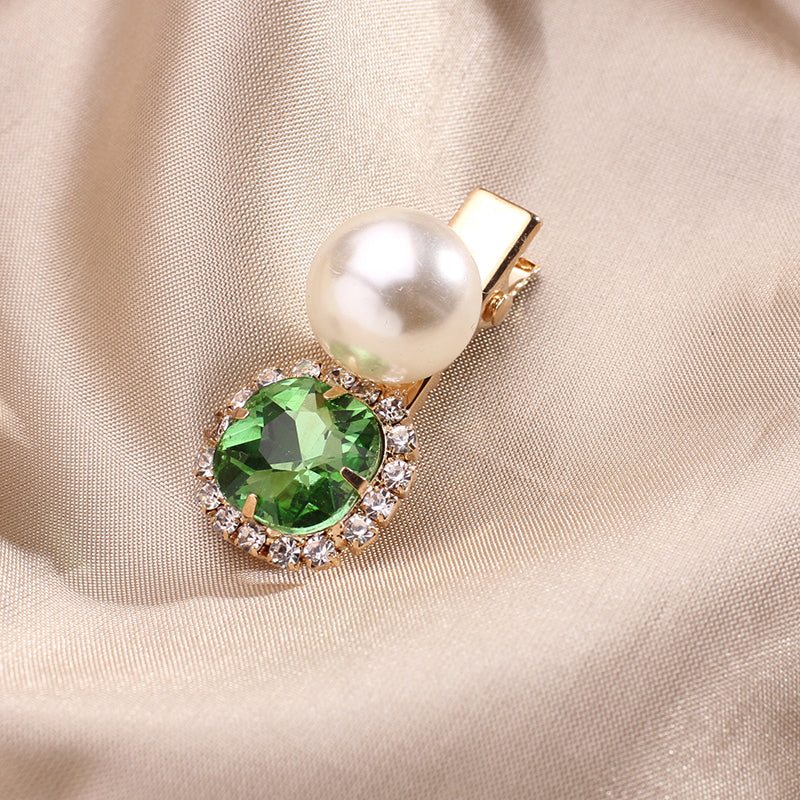 Green zircon hairpin light