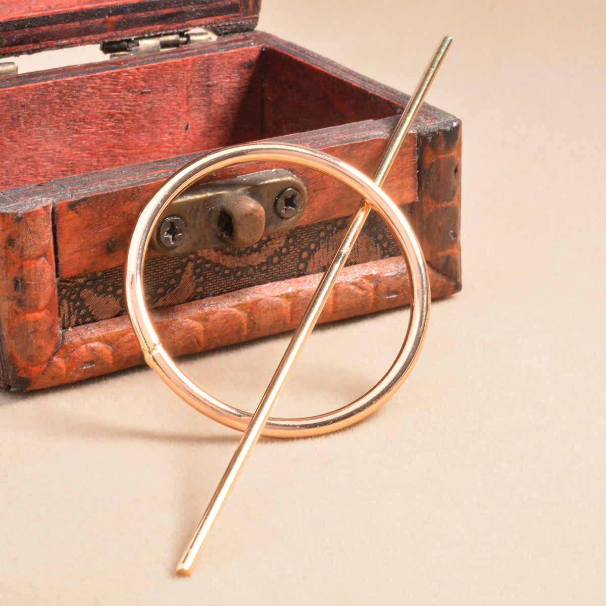 Ladies Geometric Circle Half Pull Hairpin