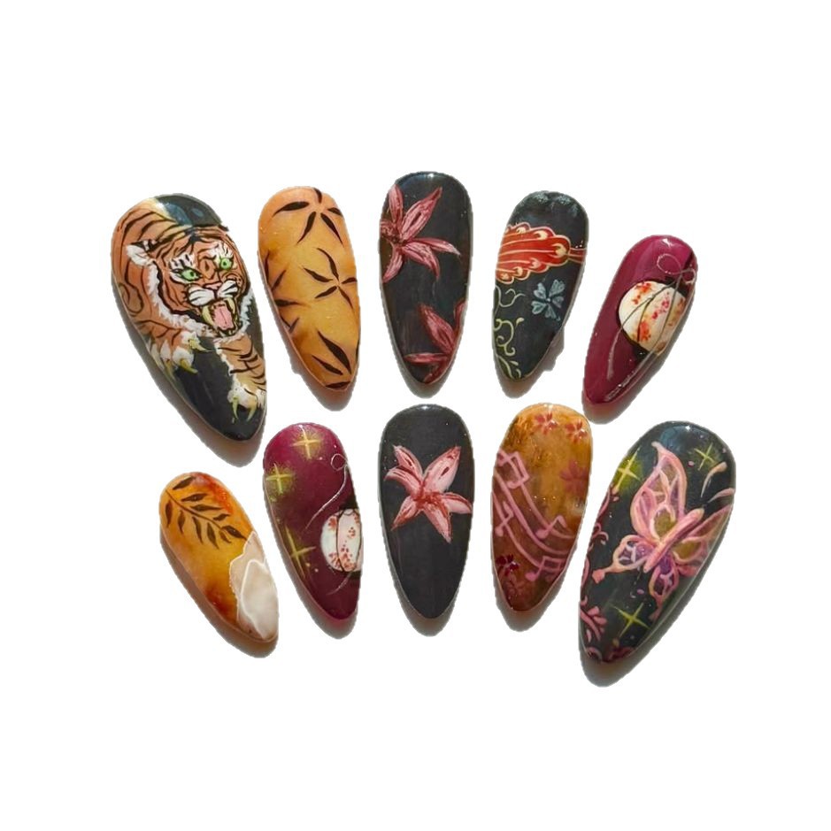 Retro Tiger Style Nail Tips 24 Pieces