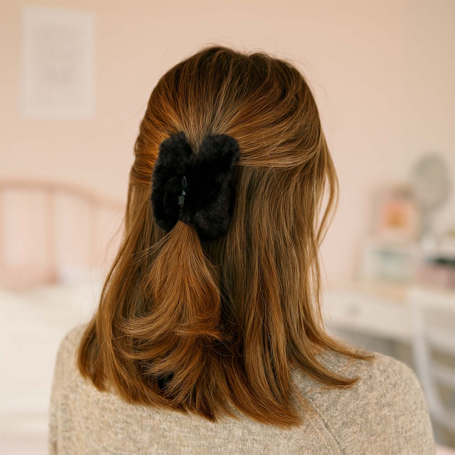 Big-size Soft Faux Fur Hair Claw Clips (1 Pc)