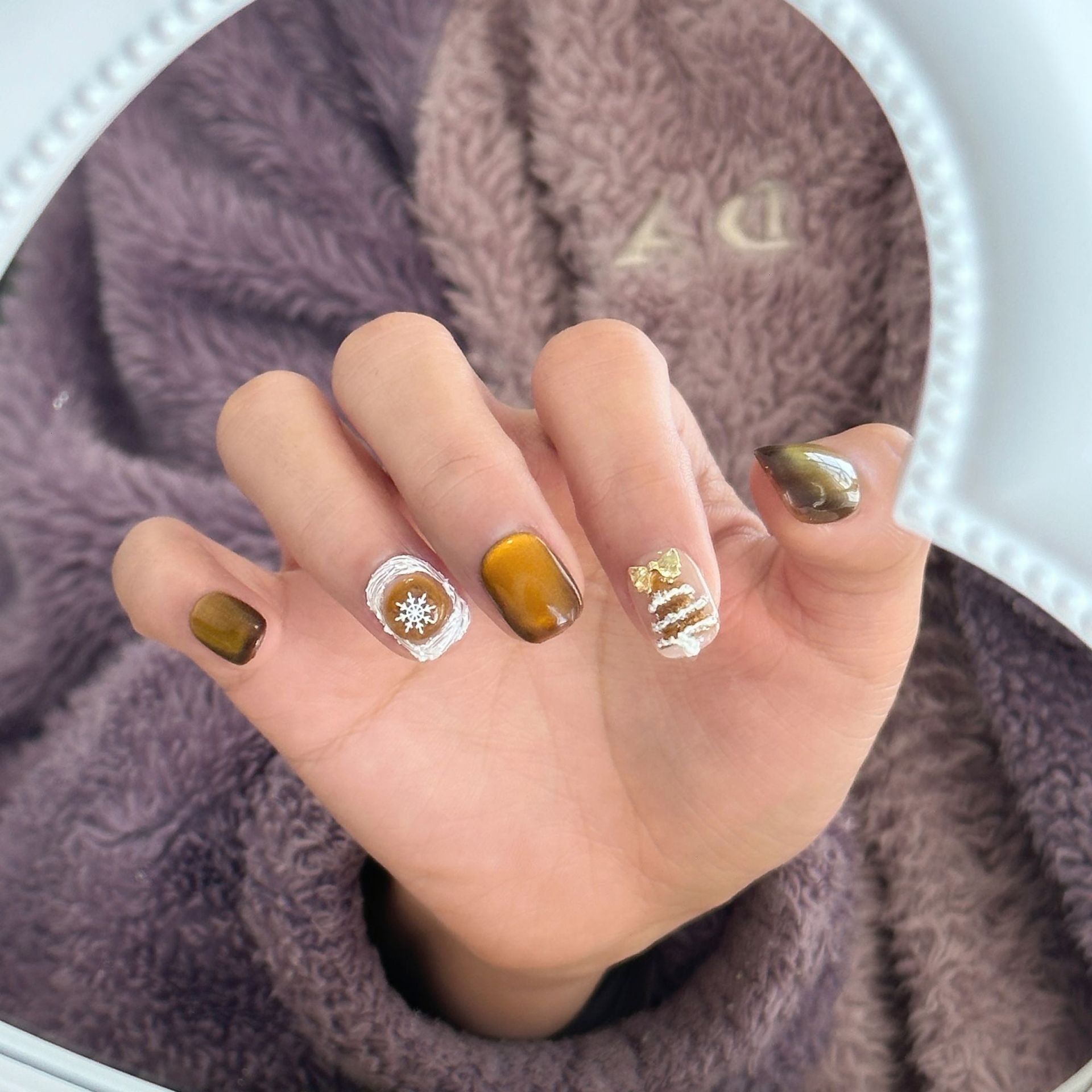 Caramel Micro Glass Bead Cat's Eye Hand-painted Cream Cartoon Snowflake Tree Cute Short Nail Handmade Wear Nail
