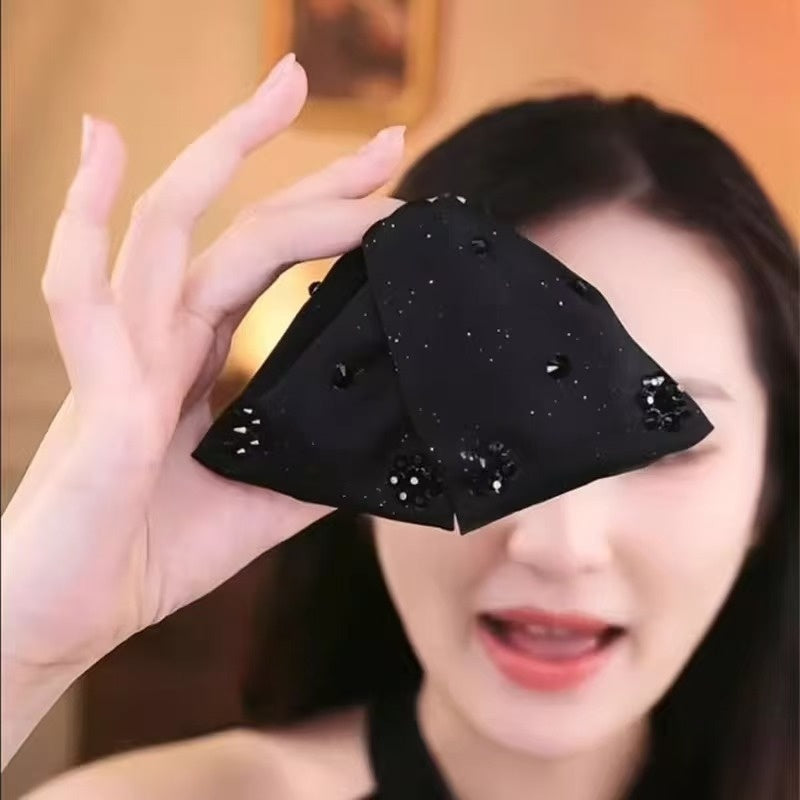 High-end Hepburn Style Louis Grip New Black Crystal