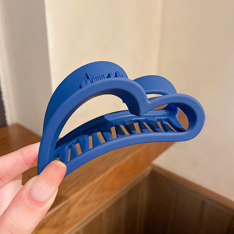 Love Grab Shark Clip Simple Temperament Scrub