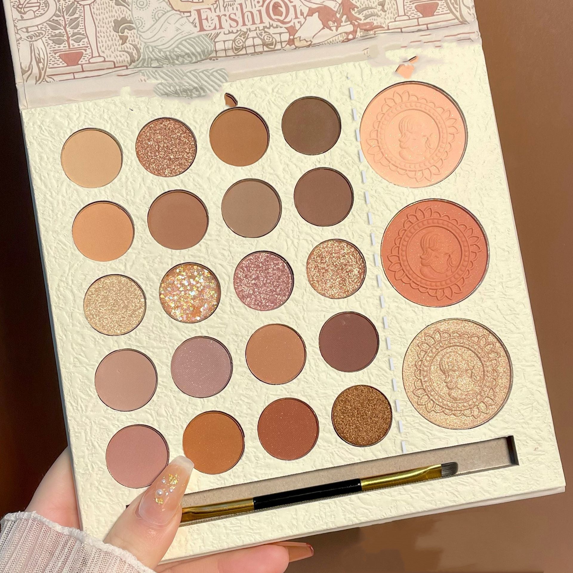 ErshiQi Unswerving Pledge Eyeshadow Palette Sequin Waterproof Blush Matte