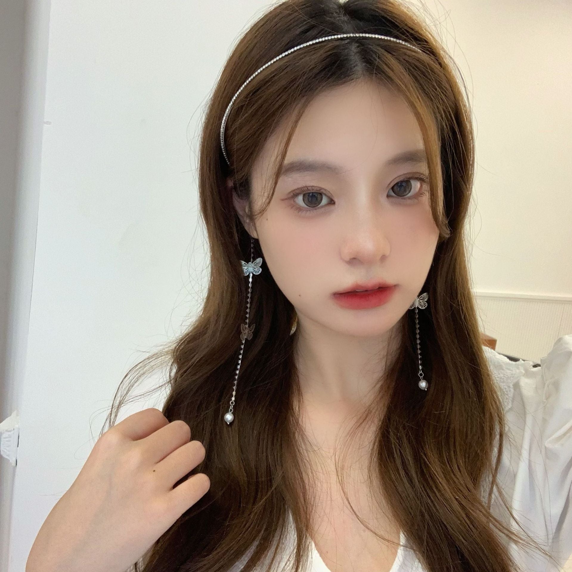Diamond Butterfly Pearl Tassel Hairband With Thin Edge
