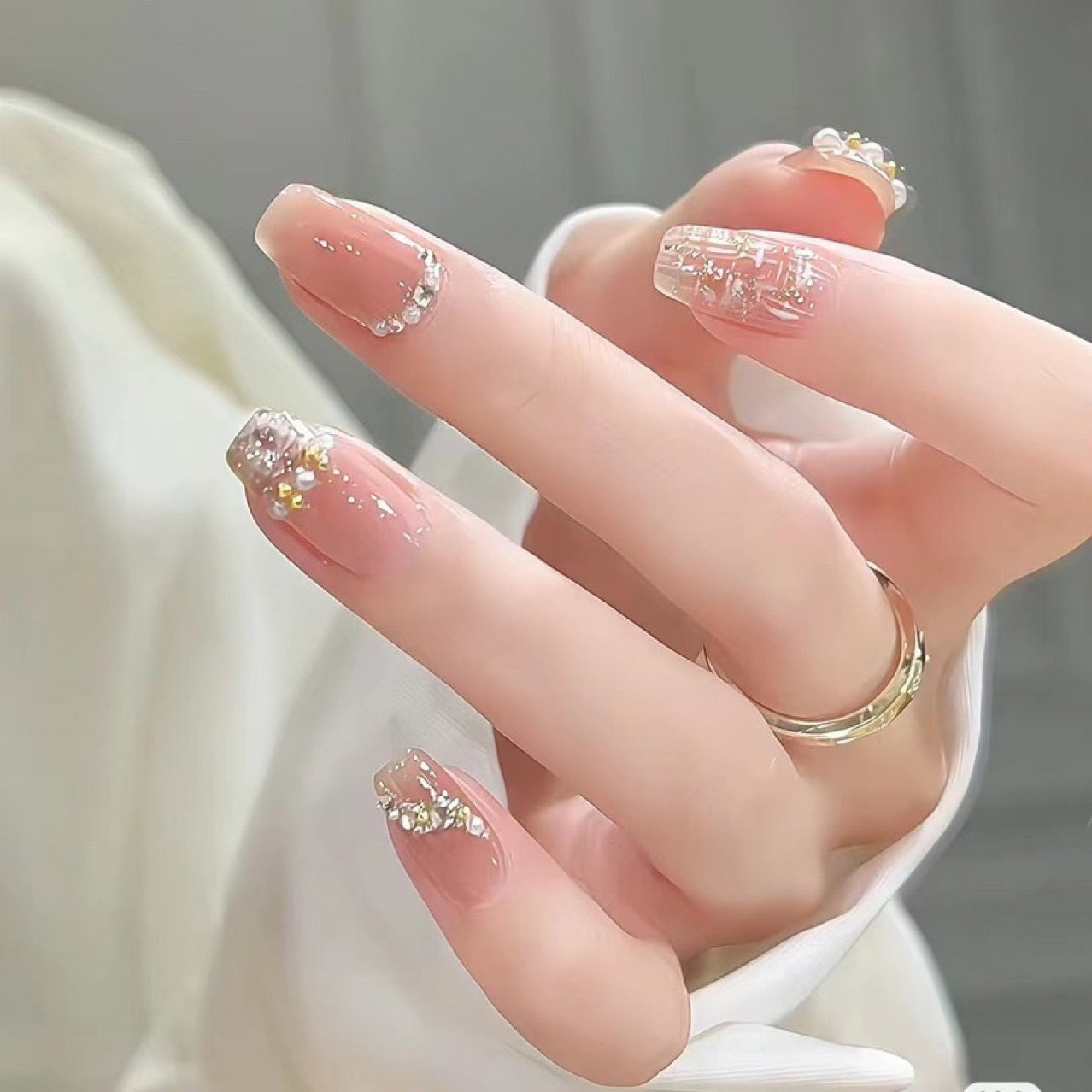 Wear Nail Milky White Gradient Crooked Peach Heart Nail Sticker