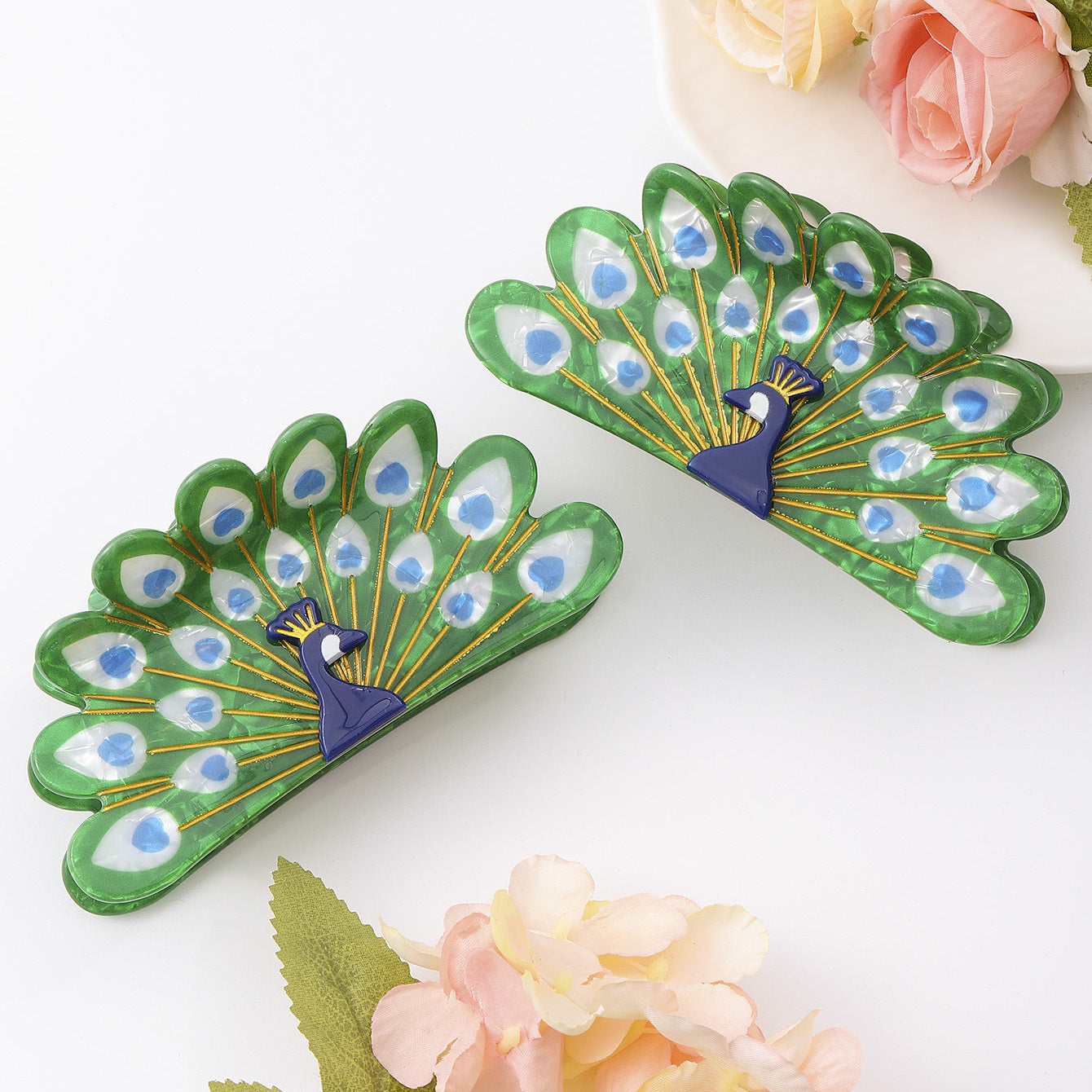 Retro Style Peacock Creative Animal Shark Clip