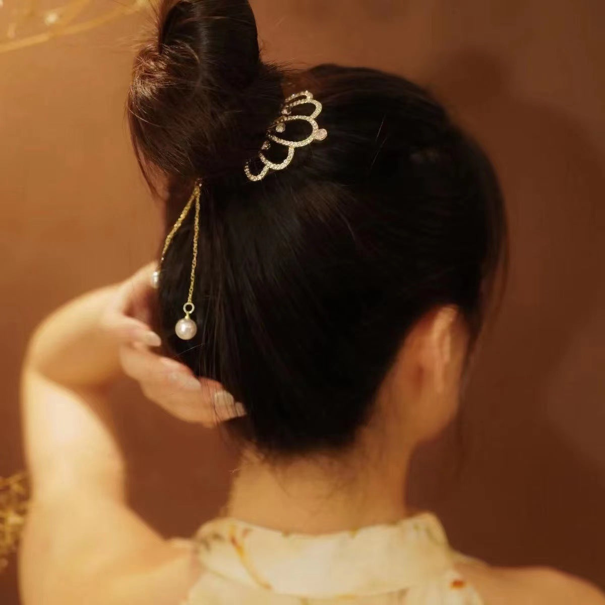 Deeply Curly Hair And High-grade Headwear Grip