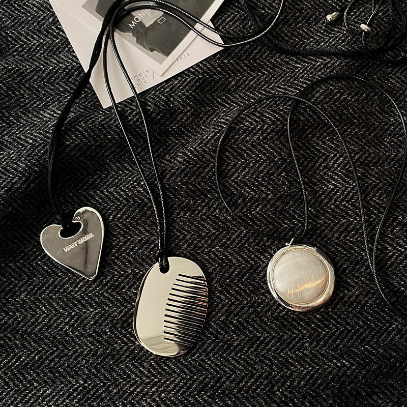 Stainless Steel Small Comb Heart White Round Niche Necklace
