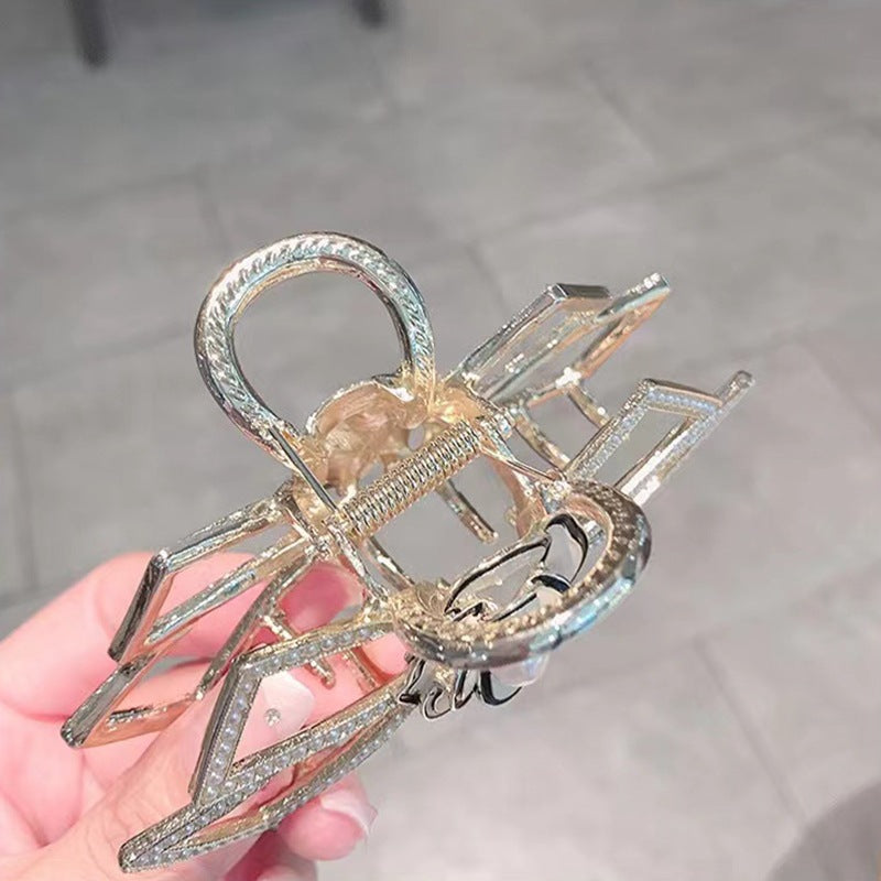 High-grade Luxury Shark Clip On The Back Of The Head