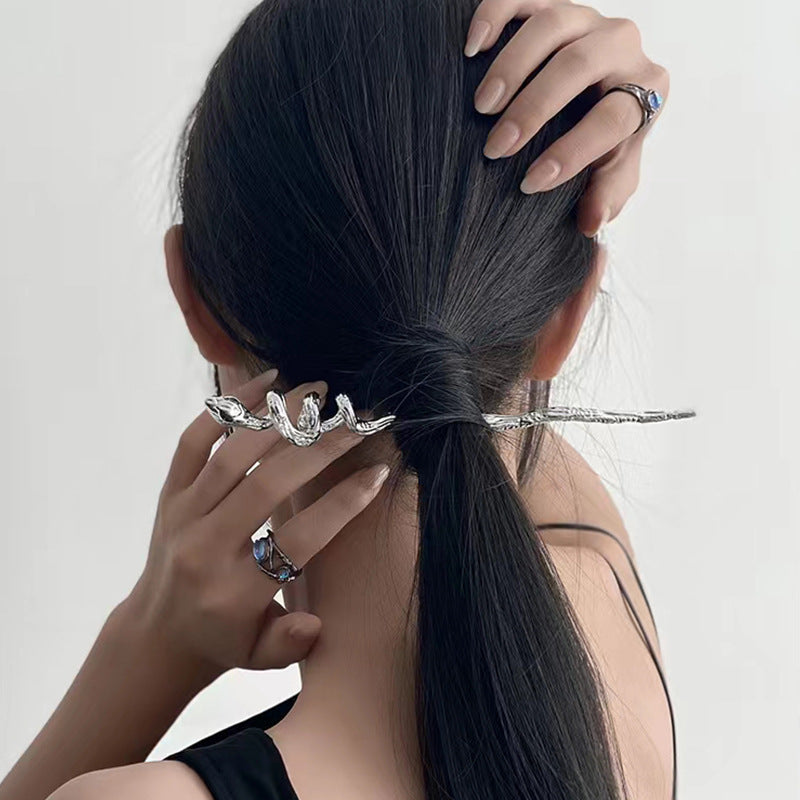 Simple Dark Serpentine Hairpin