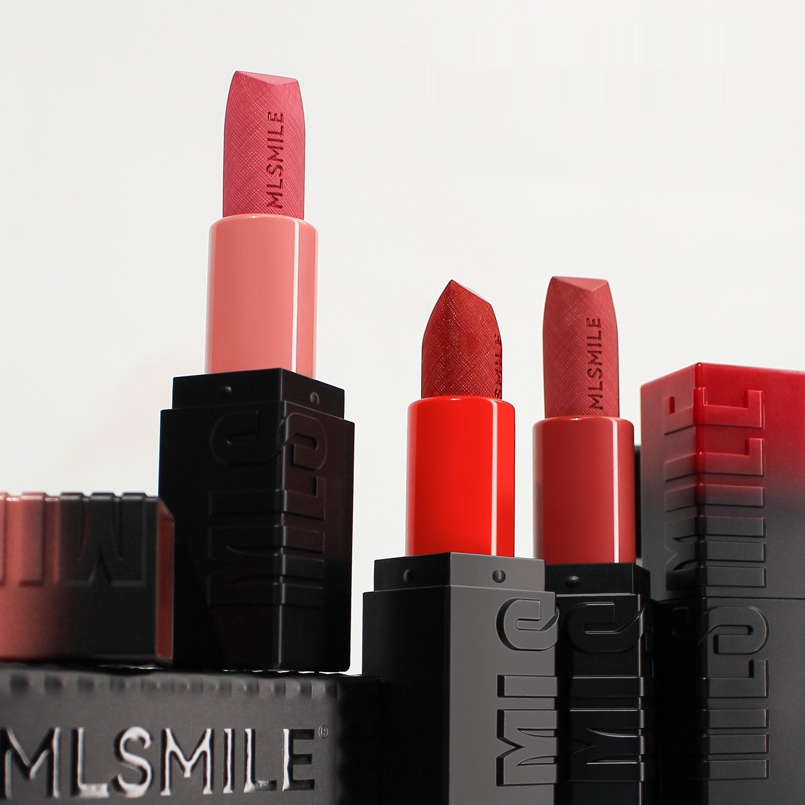 MLSMILE Embossed Lipstick Three Per Package Suit