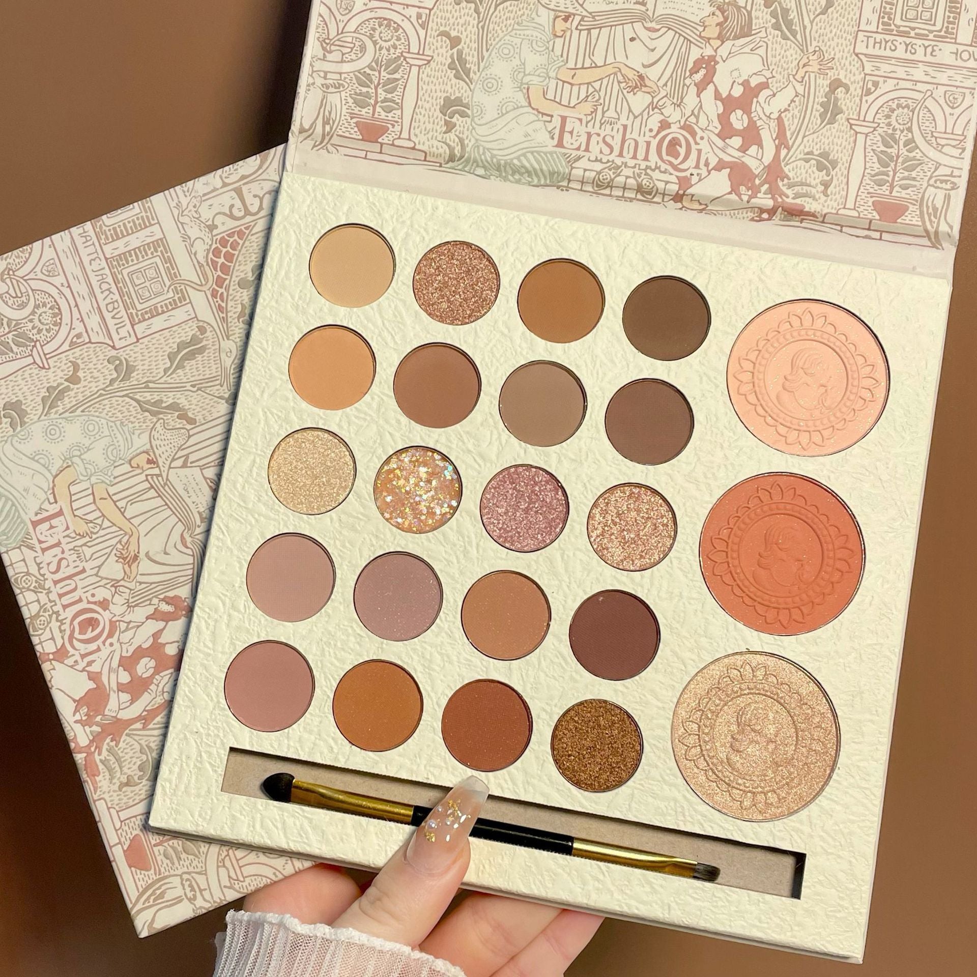ErshiQi Unswerving Pledge Eyeshadow Palette Sequin Waterproof Blush Matte