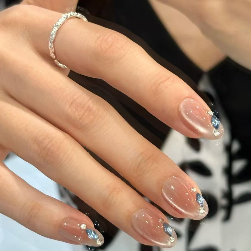 Cat Eye Flash Nail Art Elegant And Fair