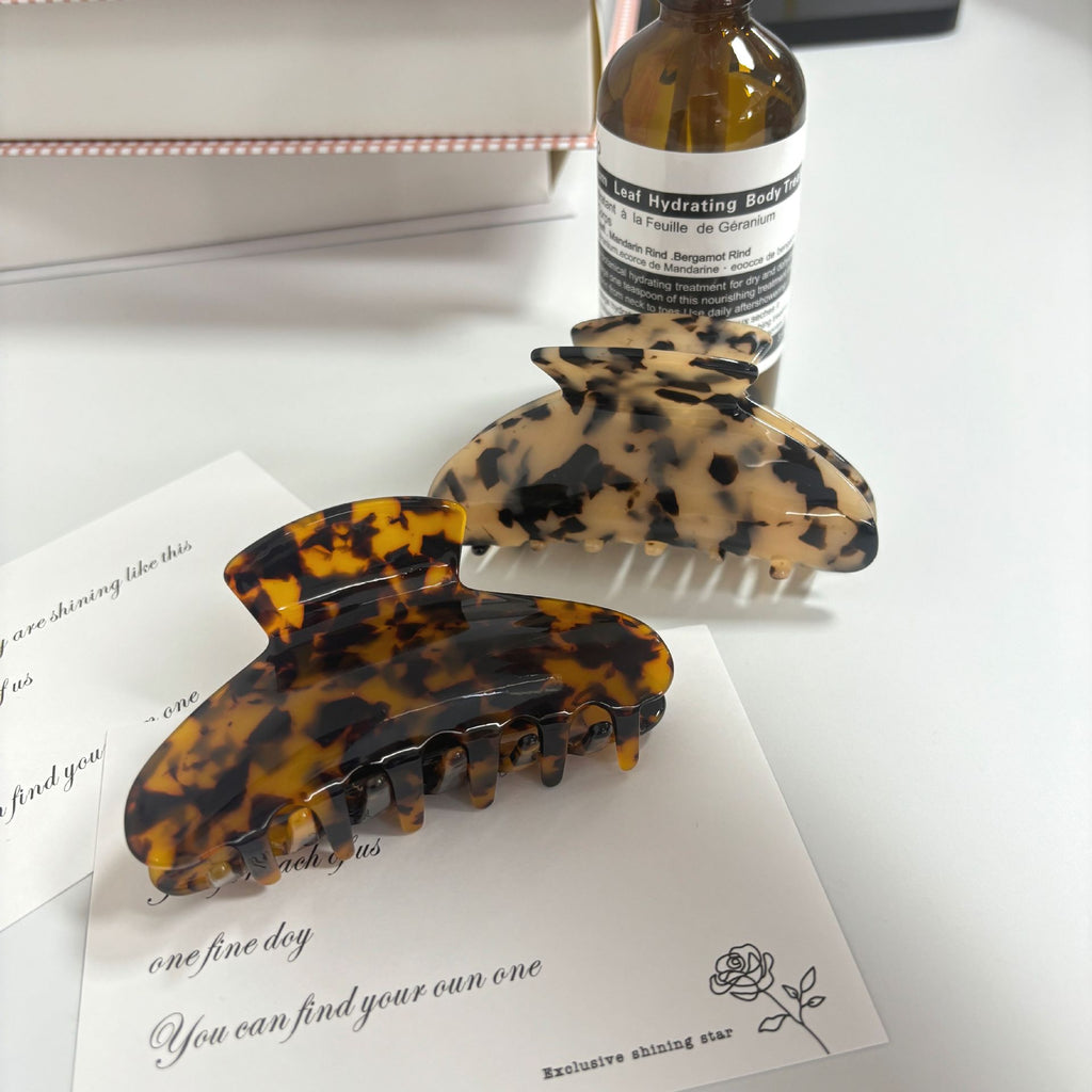 Women's Versatile Retro Leopard Print Simple And High-end Grip Clip