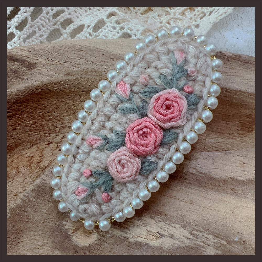 Retro Heavy Industry Pearl Three-dimensional Embroidery Wool Hair Clip