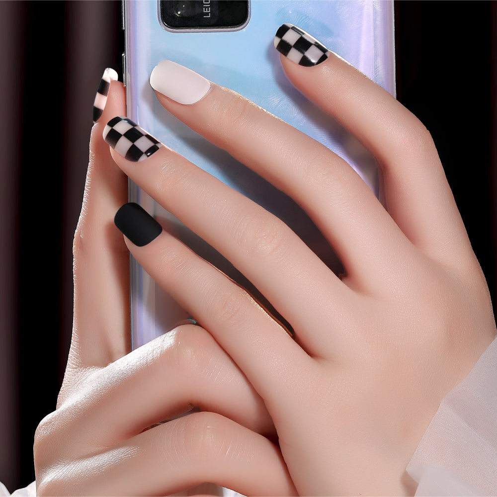 Lulaa Fake Nail Patches Hand Wearing Art