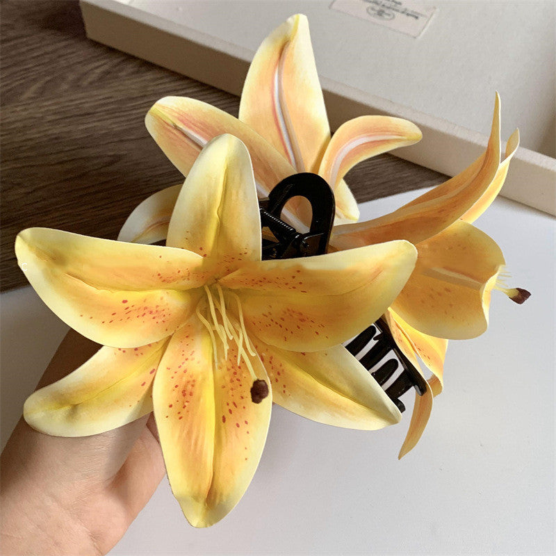 Niche Super Fairy Three-dimensional Lily Grip Girl