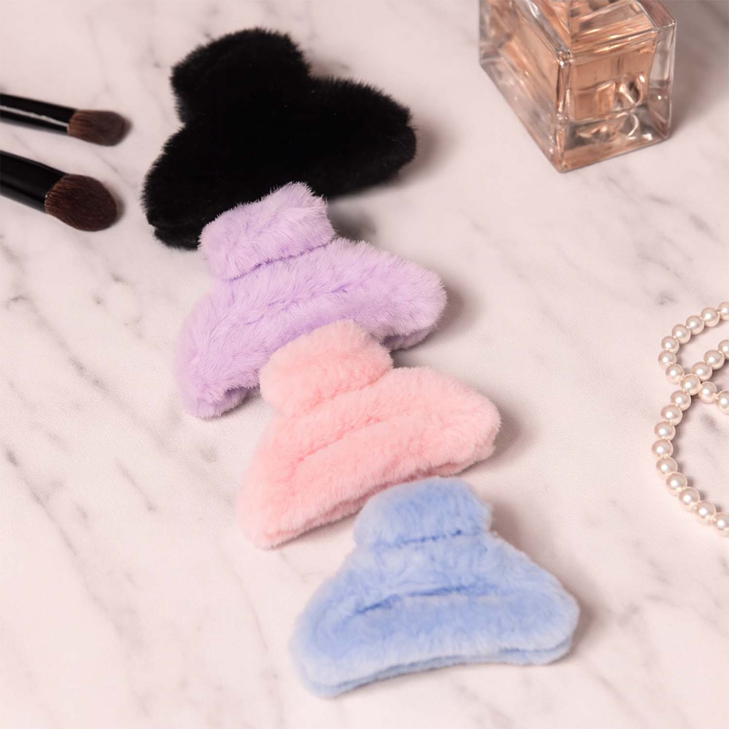 Big-size Soft Faux Fur Hair Claw Clips (1 Pc)